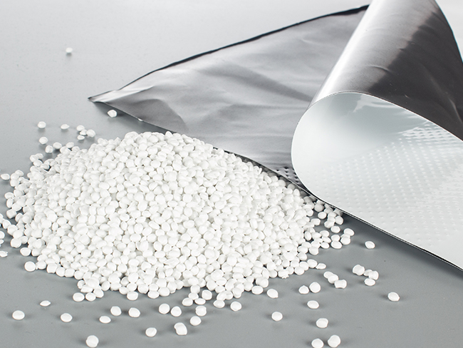 Применение белого мастербэтча в промышленности черно-белых пленок